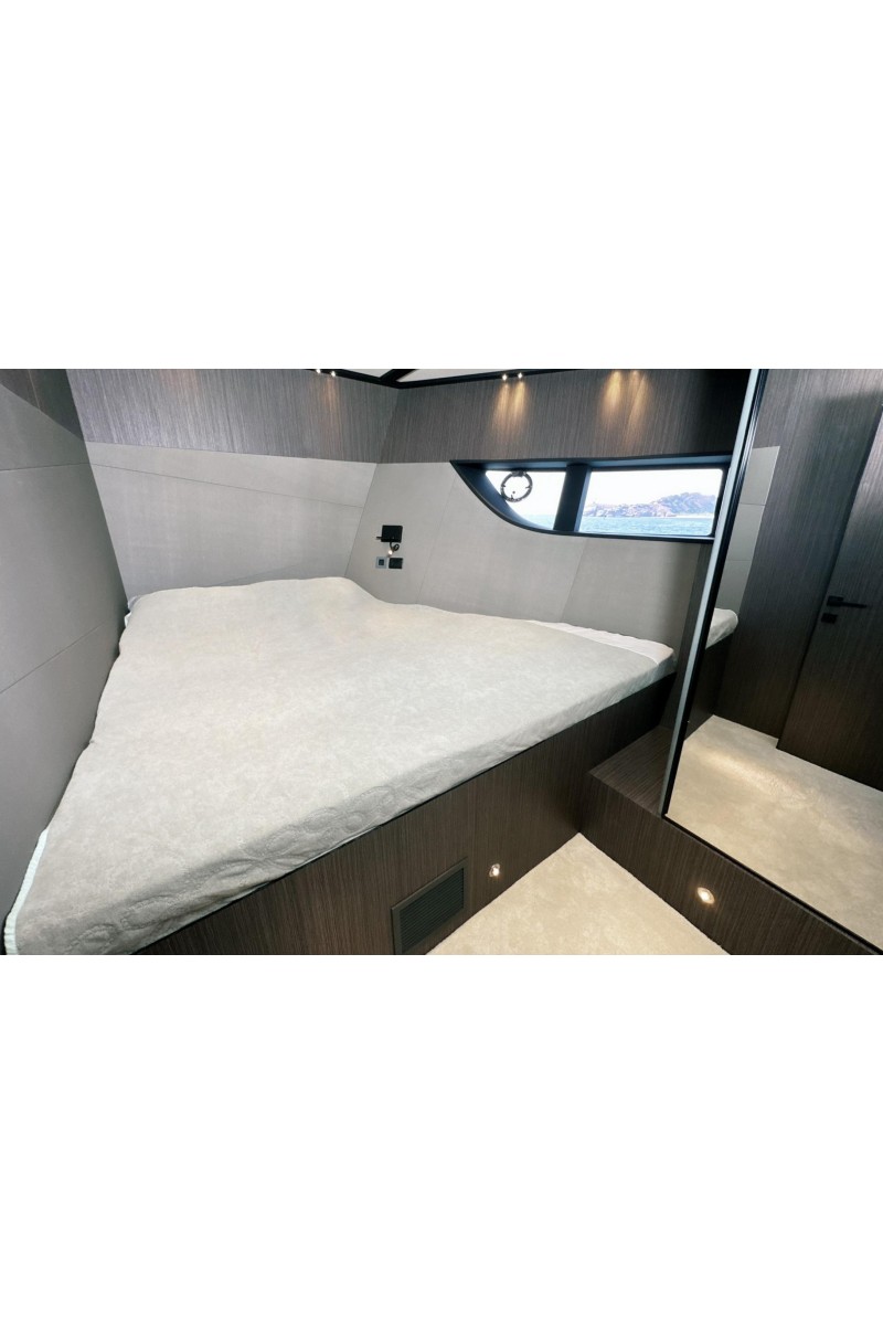 Carbo Yacht for Sale 90