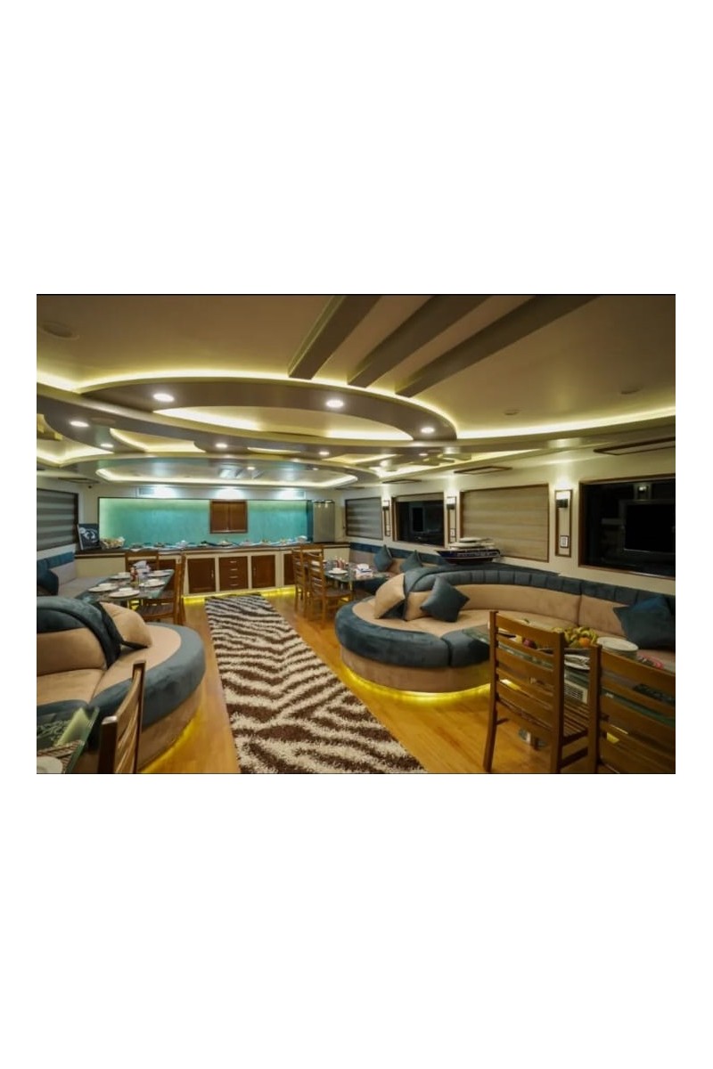 98ft Cruise Ship in Hurghada